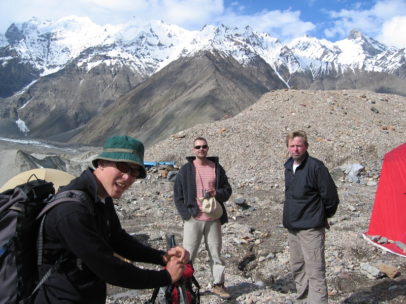 We have arrived at Goro II (4500m): Hans, Carsten & Philip