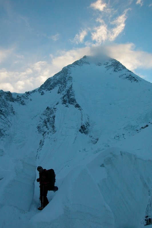 Hans in the icefall in the early morning -- Gasherbrum I (8068m) in the background