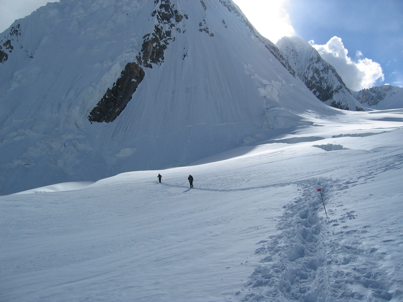 Carsten and Hans are descending to BC in the afternoon